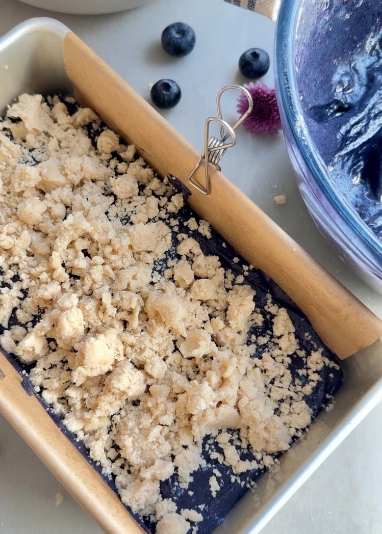 Blueberry Old-Fashioned Donut Loaf: middle streusel