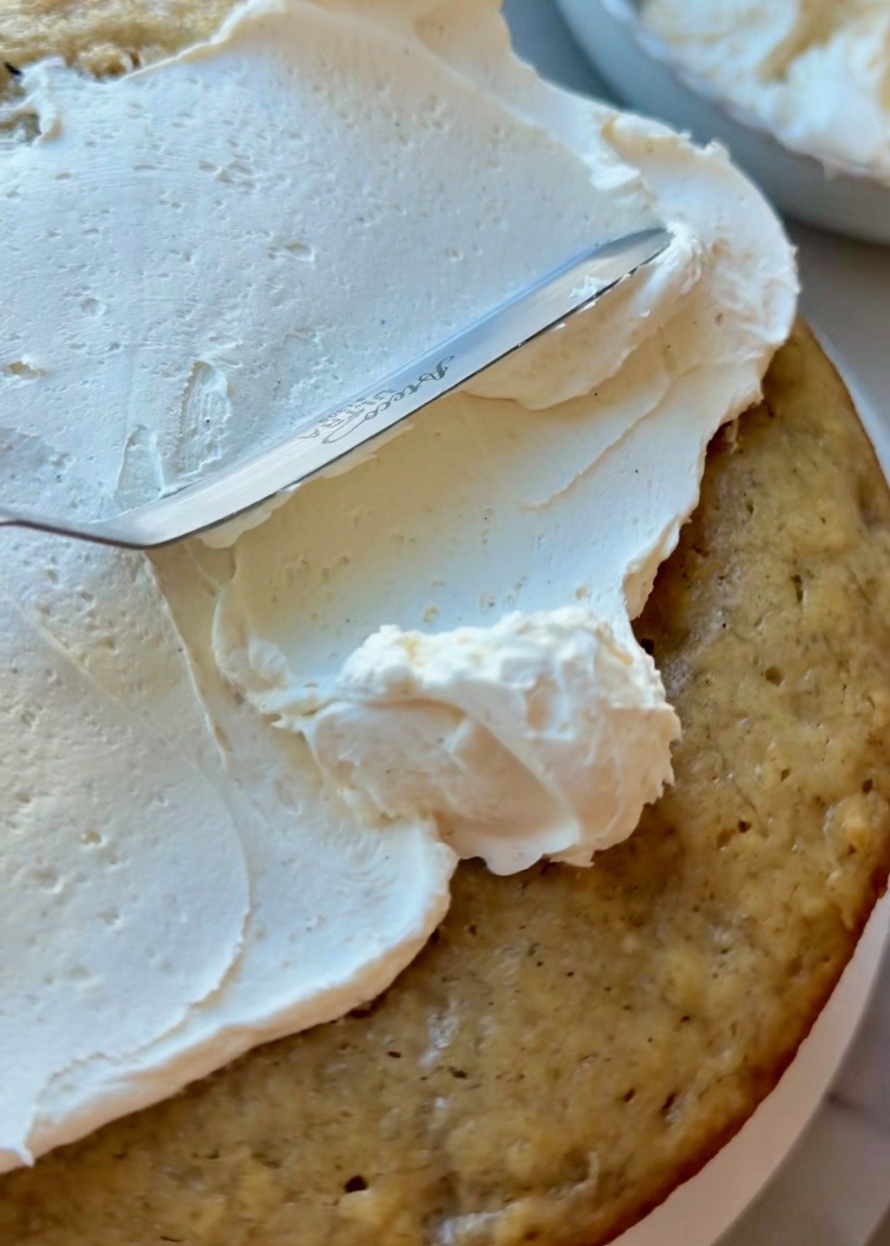 Banana Cinnamon Roll Lava Cake: frosting spread