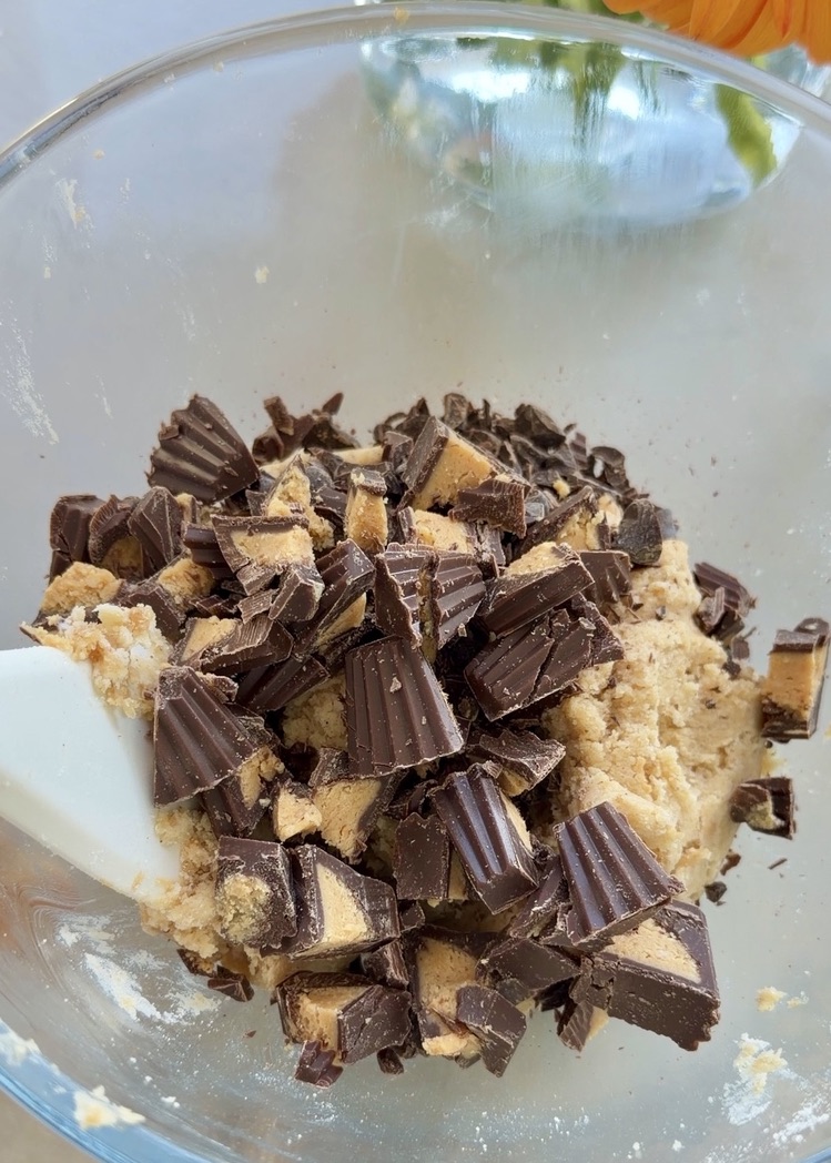 Chocolate Peanut Butter Cup Donut Loaf: streusel cups