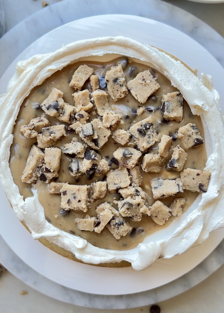 Cookie Dough Lava Cake: 1FEF143F 2A42 4A1C BEB4 DB5EFFFB1CA1 1 105 c