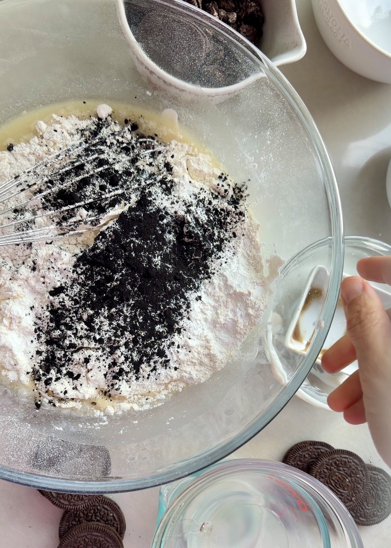 Cookies & Cream Lava Cake: 2909E23E 64CC 45EB A62E 4E087239BCCA 1 201 a