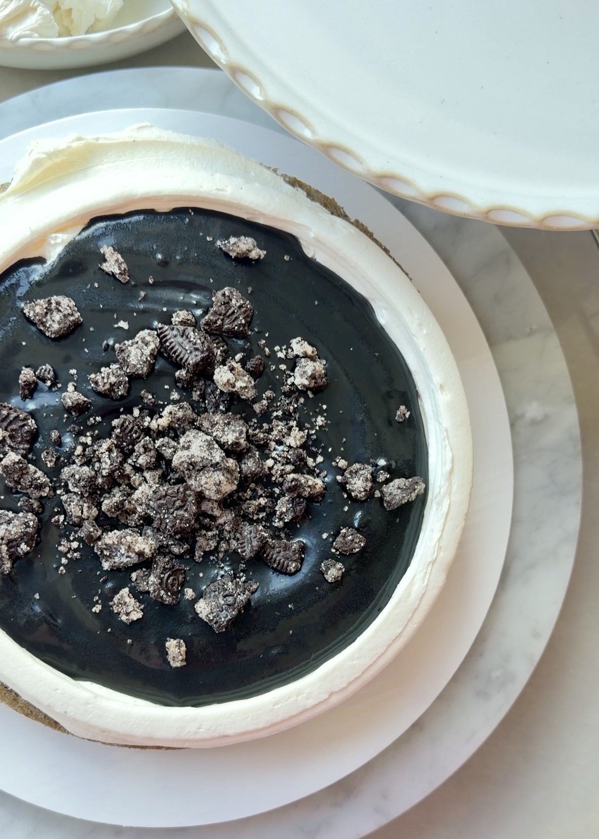 Cookies & Cream Lava Cake: 76CD4706 E3D9 412A 8B25 1E661F428A69 1 201 a