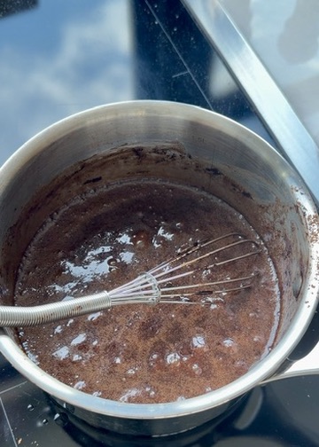 Red Velvet Lava Cake: lava simmer