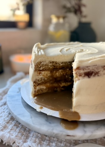 Salted Banana Caramel Cheesecake Cake