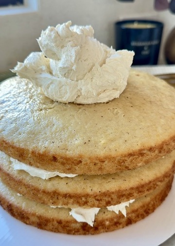 Vanilla Bean Layer Cake process photo 2